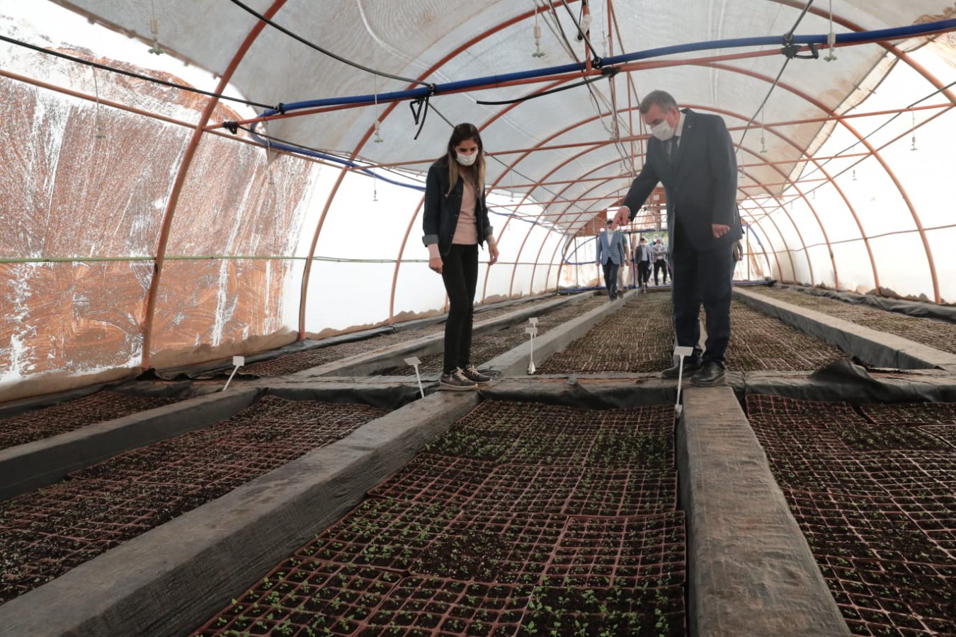 Büyükşehir Belediyesi Çalışıyor ve Yaptığı Projelerle Kar'a Geçiyor