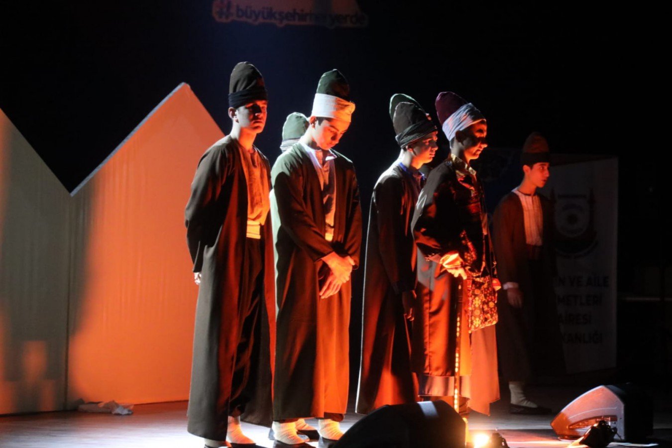 Gençlerin Hazırladığı Sergi Ve Tiyatro Oyunu Şanlıurfa’da Beğeniye Sunuldu