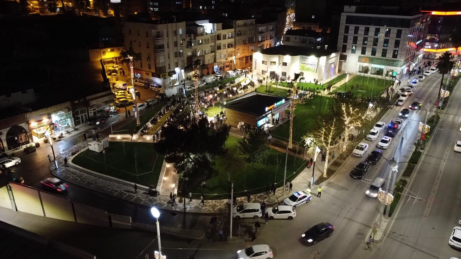 Belediye parkı hizmete açıldı