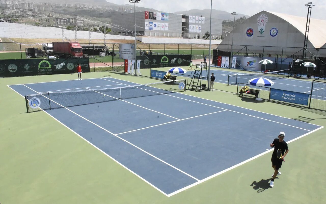 Cudi Dağı’nda raket sesleri Şırnak'ın ilk uluslararası tenis turnuvası cudi cup başladı￼