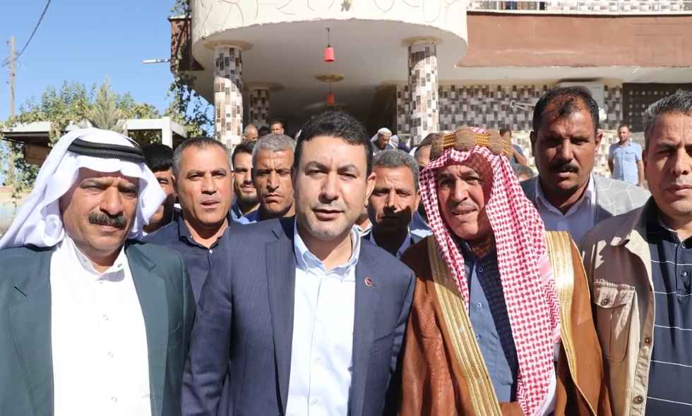 Başkan Özyavuz, Aşiret reisine abasını giydirdi
