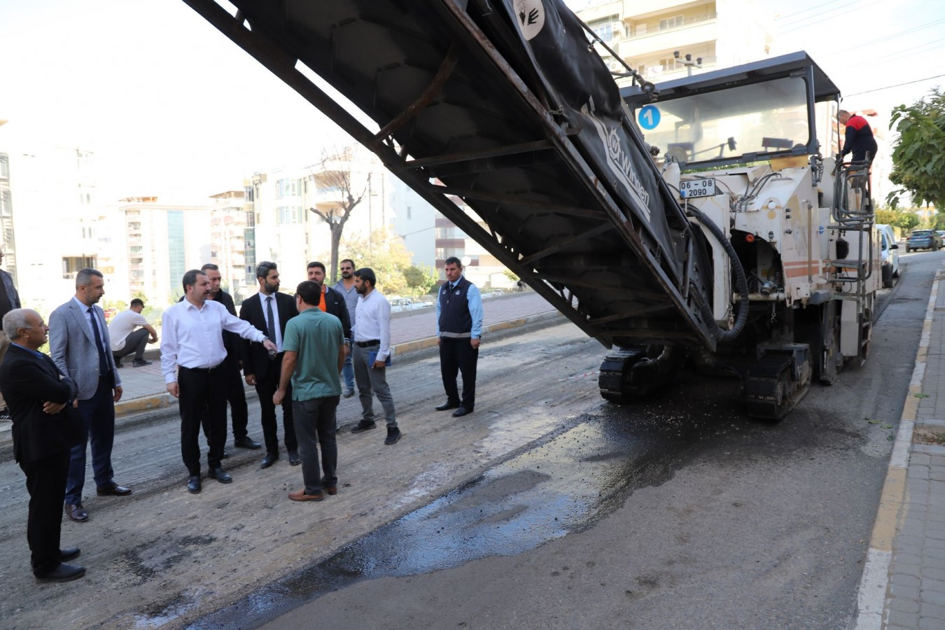 Karaköprü'de asfalt yollar yenileniyor