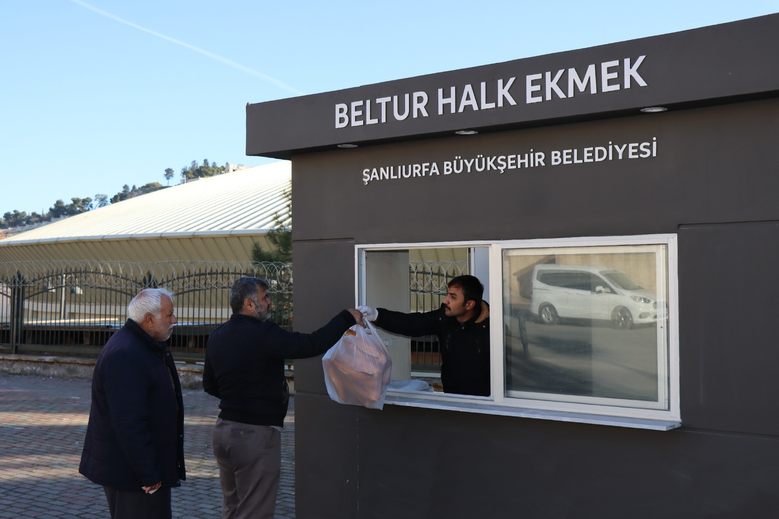 Büyükşehir halk ekmek satışa başladı