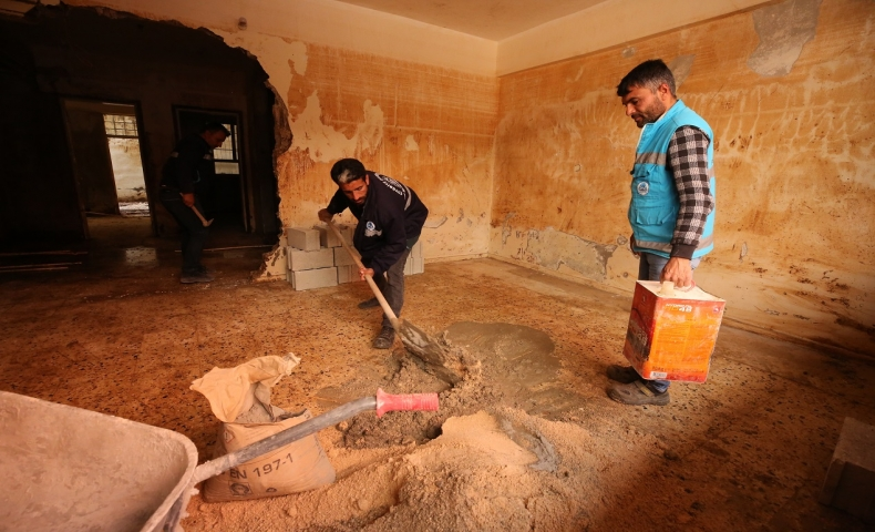 Eyyübiye'de selden etkilenen evler onarılıyor