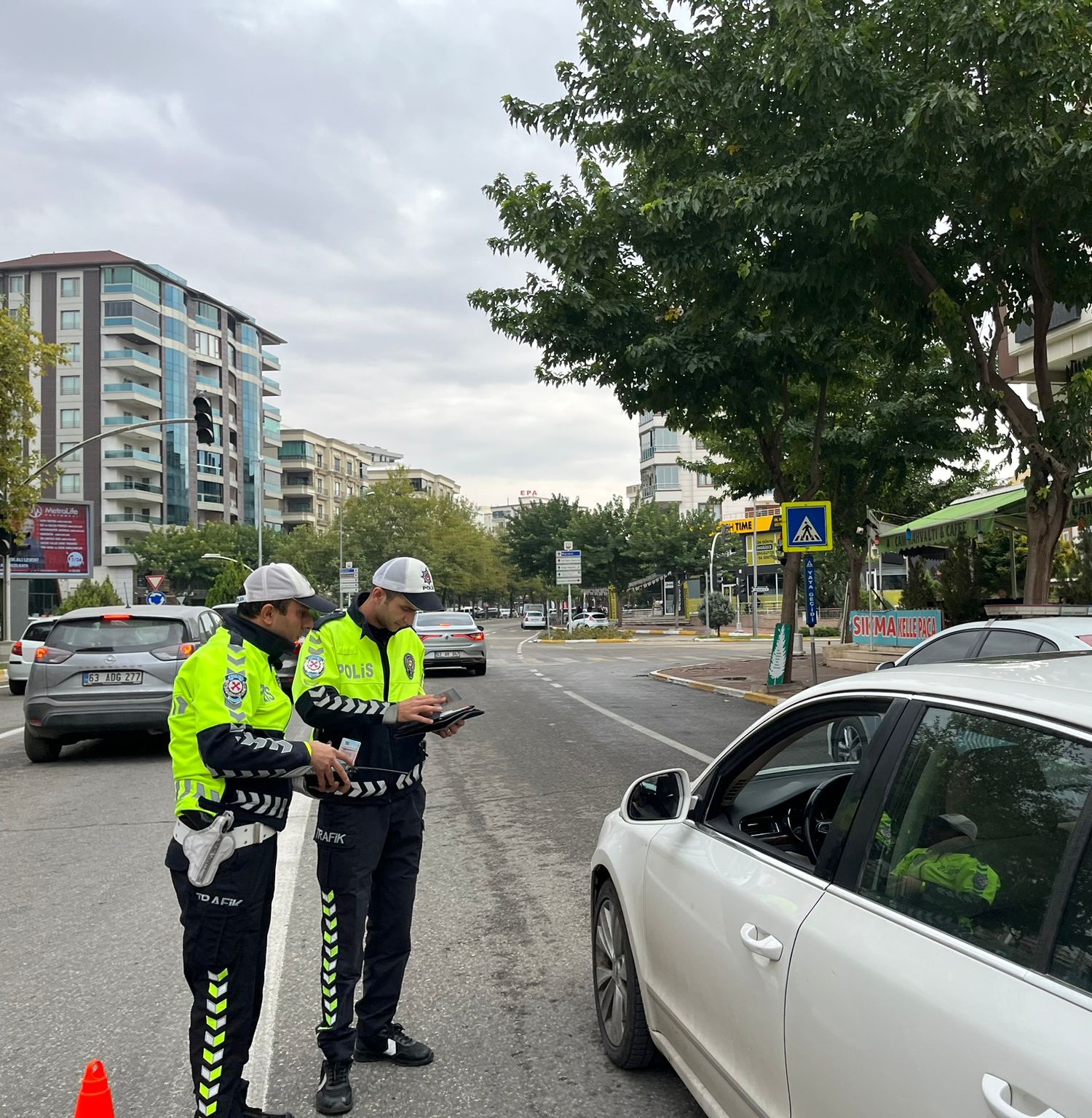 Urfa'da denetim! Çok sayıda sürücüye ceza yazıldı