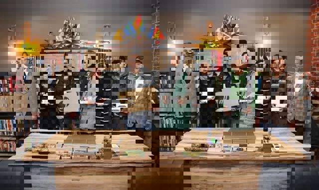 Başkan Baydilli'den online sınavda başarılı olan öğrencilere ödül