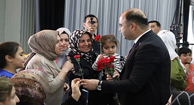 Başkan Nihat Çiftçi, Karaköprülü Annelerle buluştu