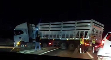 Siverek Yolunda Kaza! Tır Devrildi