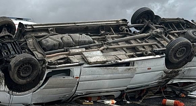 Şanlıurfa'da Trafik Faciası: Minibüs Devrildi, 14 Yaralı!