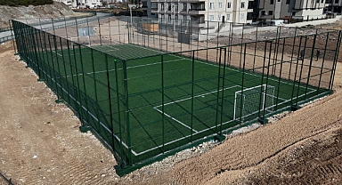 Karaköprü'de Gençler İçin Yeni Spor Alanı! Batıkent'e Modern Sentetik Çim Saha