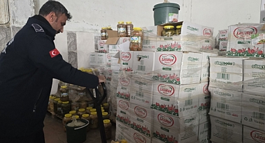 Eyyübiye'de Dev Operasyon! Sağlıksız Ürünler İmha Edildi