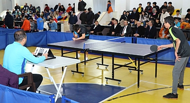 Karaköprü’de Ödüllü Masa Tenisi Turnuvası Başladı