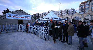 Büyükşehir İftar Çadırları Dayanışma ve Kardeşliğin Adresi Oldu