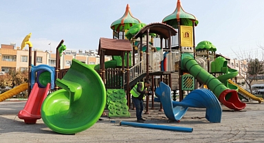 Haliliye Belediyesi, Bahar Hazırlıkları Kapsamında Parklarını Yeniliyor