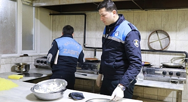 Haliliye Zabıtası, Ramazan’da Tatlı İmalatçılarına Sıkı Denetim Uyguluyor!