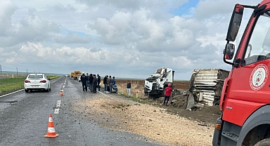 Hilvan-Siverek Yolunda Feci Kaza! Kamyon Şarampole Yuvarlandı