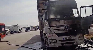 Şanlıurfa'da Park Halindeki Tır’a Kundaklama İddiası!