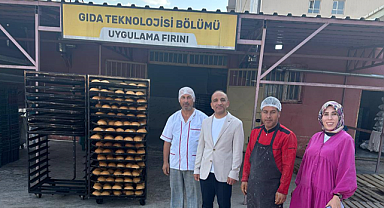 Şanlıurfa'da Meslek Lisesi Öğrencileri Günde 16 Bin Ekmek Üretiyor