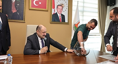 Başkan Kasım Gülpınar’dan Tüm Urfa’ya Mesaj: “Torpil Yok, Her Şey Halkın Önünde”