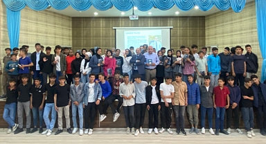 Eğitimci Yazar Hasan Yıldız Deneyimlerini Lise Öğrencileriyle Paylaştı