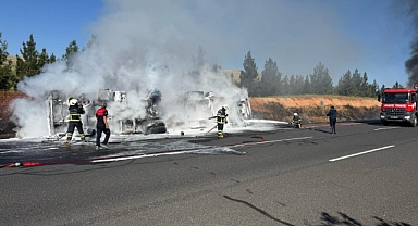 Şanlıurfa’da Akaryakıt Tankeri Kaza Yaptı! Şoför Yaralı Kurtuldu