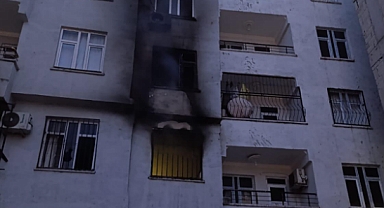 Şanlıurfa'da Korkutan Mesken Yangını! Maddi Hasar Oluştu