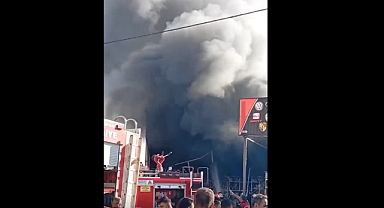 Şanlıurfa’da Sanayi Sitesinde Korkutan Yangın! İtfaiye Anında Müdahale Etti