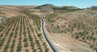 Büyükşehir’den Kırsala Büyük Hizmet! Birecik’te Yollar Yenilendi