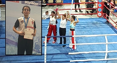 Kick Boks Şampiyonasında Büyük Başarı! Zeynep Gültekin’den Gümüş Madalya
