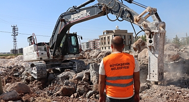 Büyükşehir Belediyesi, Çamurlu Yolları Tarihe Gömdü! O İlçede Yeni Caddeler Açıldı