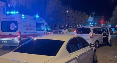 Şanlıurfa’da Silahlı Saldırı! Sürüş Halindeki Araba Kurşunların Hedefi Oldu