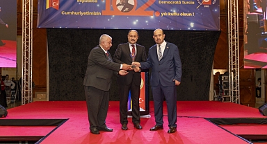 Şanlıurfa Avrupa’da Gururlandırdı Başkan Gülpınar Uluslararası Başarı Ödülünün Sahibi Oldu!