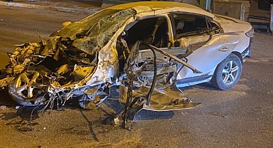 Şanlıurfa'da Feci Kaza! Genç Sürücü Üst Geçide Çarptı, Hayatını Kaybetti