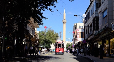 Şanlıurfa Divanyolu Yayalaştırma Projesiyle Turizm ve Ticaret Canlanıyor