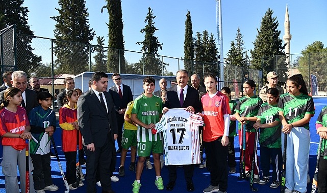 Suruç’ta Çim Hokeyi Başarıları Vali Şıldak’ın Ziyaretiyle Taçlandı