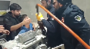 Şanlıurfa’da Hamur Makinesine Sıkışan Çocuk İtfaiye Tarafından Kurtarıldı