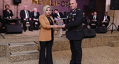 Ajans Balıklıgöl Haber Müdürü Naime Keçeci'ye Plaket Ödülü