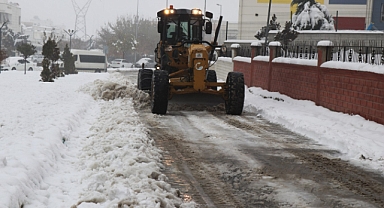 Haliliye Belediyesi’nden Kar Seferberliği Ekipler 7/24 Sahada!