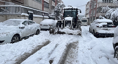 Haliliye Belediyesi Teyakkuzda Karla Mücadele Aralıksız Sürüyor!