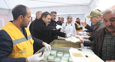 Başkan Canpolat ve Günbeği, Haliliye’de Vatandaşlarla Aynı Sofrada Buluştu