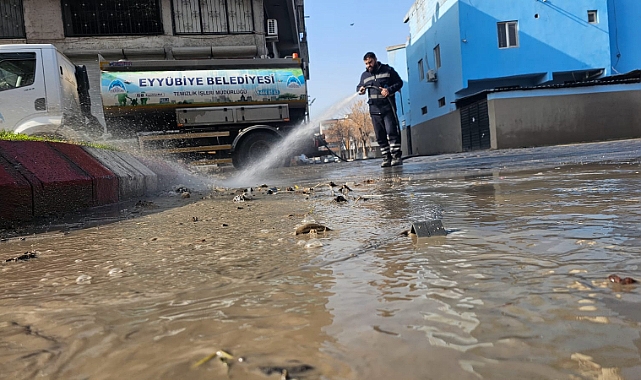 Eyyübiye Sokakları, Tarihi Çarşıları ve Okulları Baştan Başına Temizleniyor!