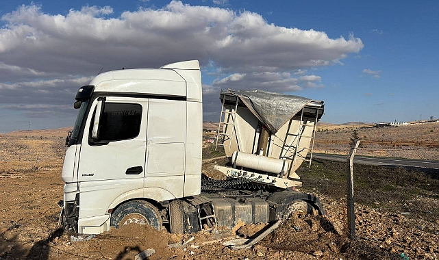 Şanlıurfa’nın Birecik İlçesinde Hafriyat Kamyonu Kaza Yaptı!