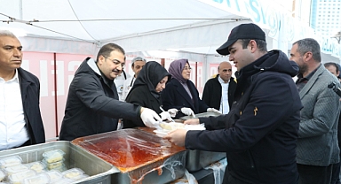 Başkan Canpolat ve Milletvekili Yazmacı Vatandaşlarla İftarda Buluştu