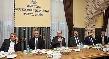 Başkan Gülpınar, İlçe Belediye Başkanları ve Meclis Üyeleriyle İftar Sofrasında Buluştu