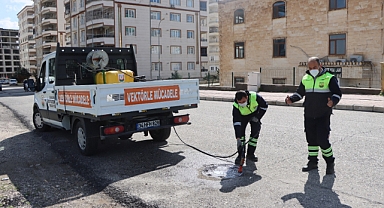 Büyükşehir Belediyesi 7/24 Sahada 90 Kişilik Dev İlaçlama Ekibi Görevde!