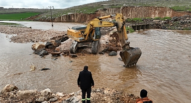 Büyükşehir Belediyesi Viranşehir’de Seferber Selin Yaraları Hızla Sarılıyor!