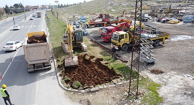 Evren Sanayi Sitesi’nde Trafik Sıkışıklığı Tarihe Karışıyor! İlk Kepçe Darbesi Vuruldu