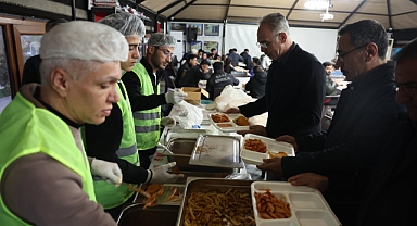 Eyyübiye Belediyesi’nin İftar Çadırları Binleri Buluşturuyor!