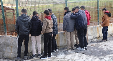 Şanlıurfa'da Öğrencilerden Hayvan Barınağına Anlamlı Ziyaret