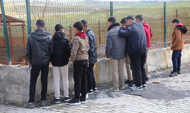 Şanlıurfa'da Öğrencilerden Hayvan Barınağına Anlamlı Ziyaret